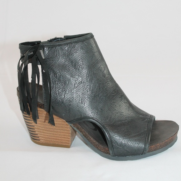 OTBT Shoes - OTBT Heel Sandal Booties Black Free Spirit 8 NEW